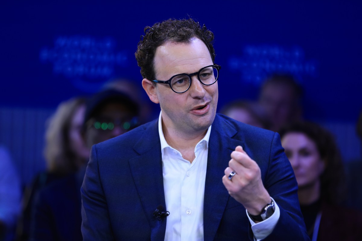 Anthropic en Negociaciones para una Megarronda de Financiación de Hasta $50 Mil Millones, Proyectando su Valoración a $900 Mil Millones