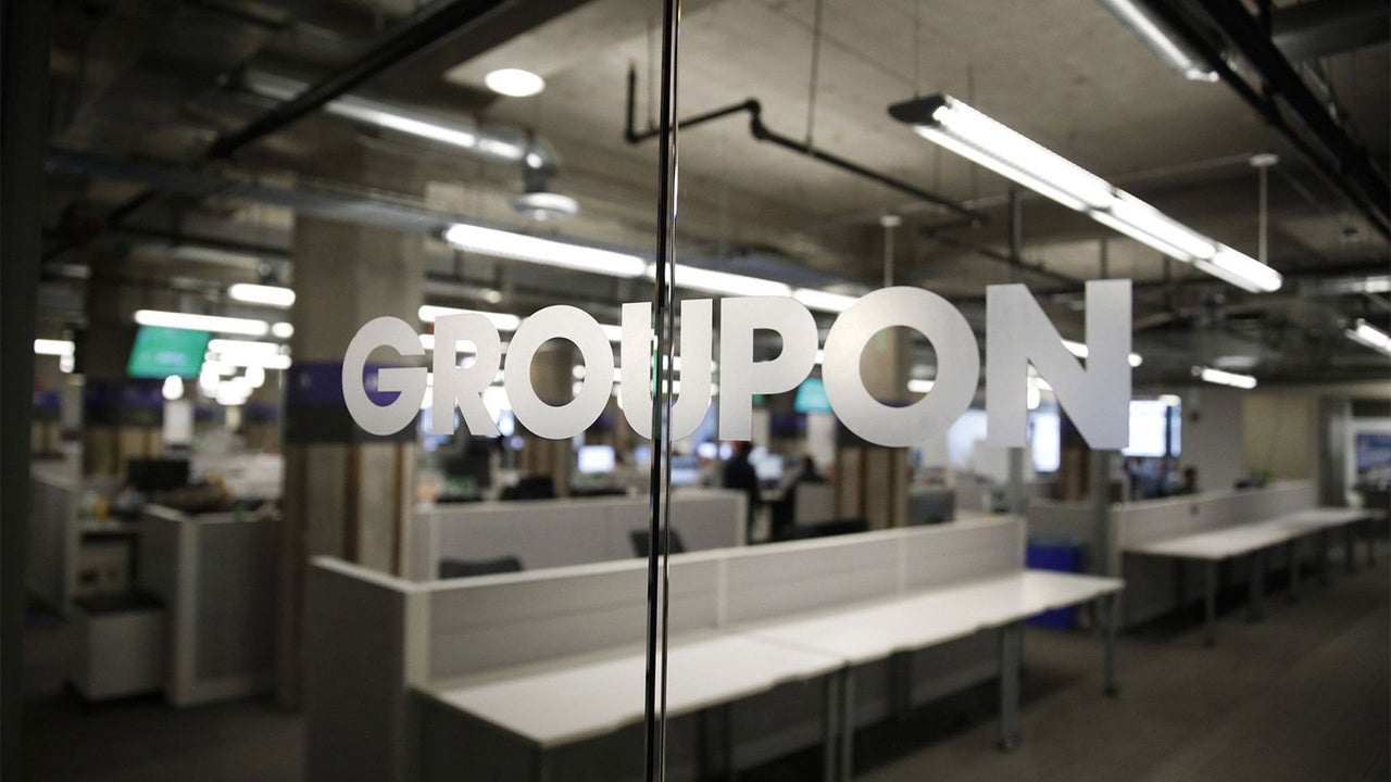 Groupon сократит до 400 позиций в рамках AI‑ориентированной реструктуризации Project Foundry