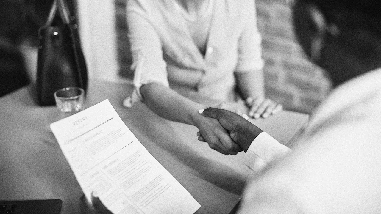 Guide Lists 11 Résumé Tactics to Demonstrate Real AI Fluency: why it matters for teams