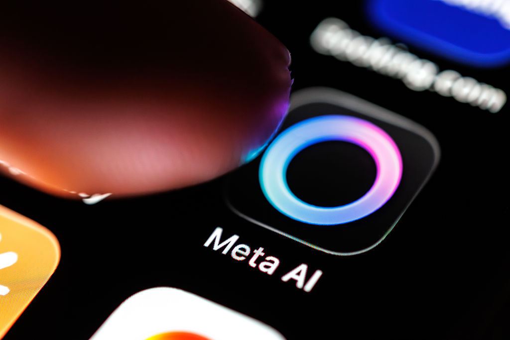 Meta начнёт тестирование носимого AI‑кулона в следующем году